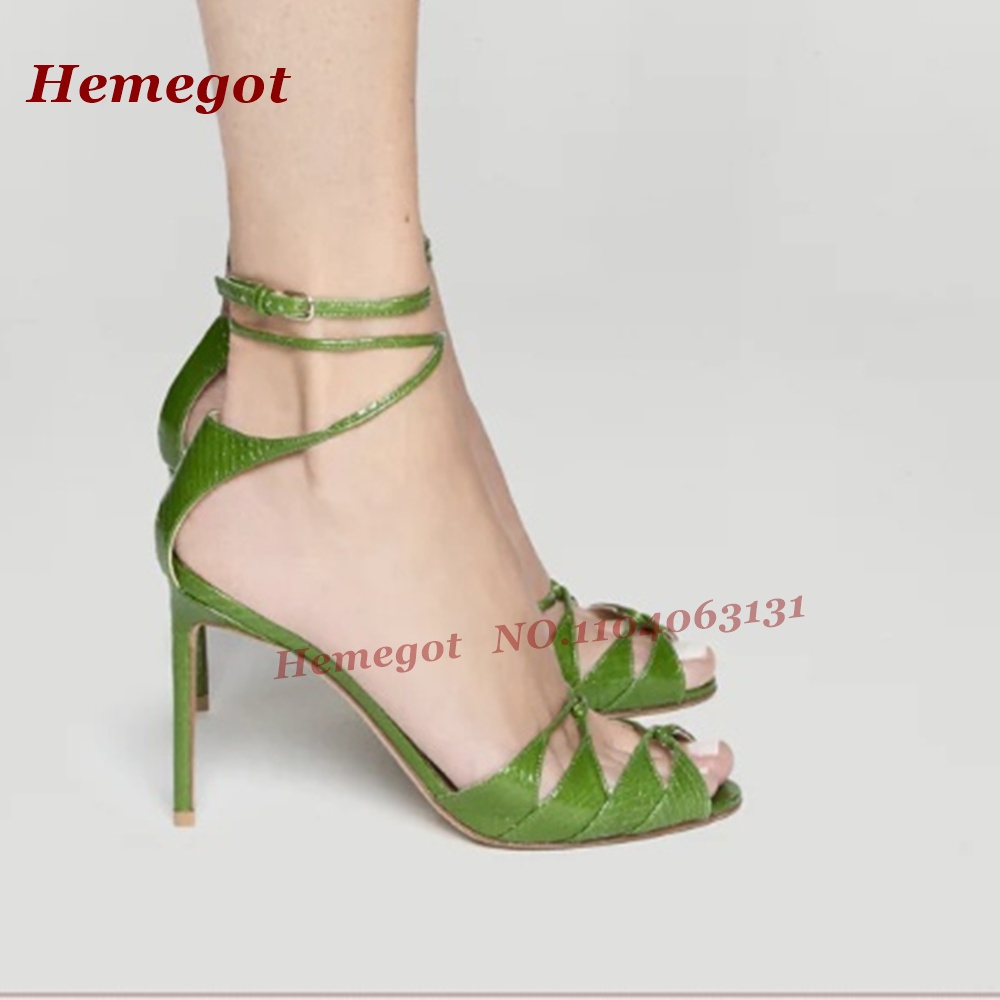 Зеленые сандалии с ремешками и – обзор и цена Sandal Strappy Heeled